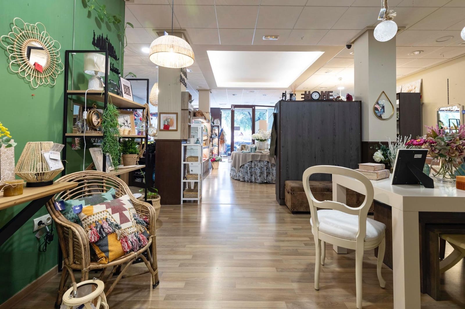 Erhverv til salg i Moncada - € 197.000 (Ref: 8268342)