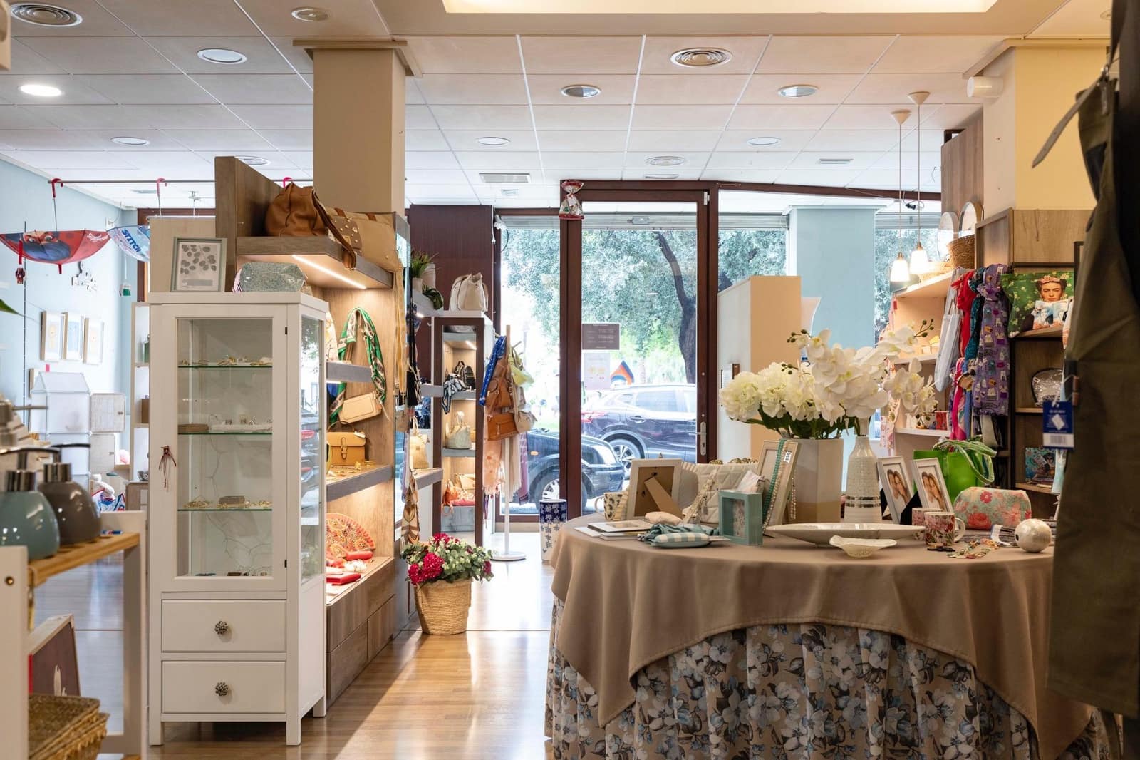 Erhverv til salg i Moncada - € 197.000 (Ref: 8268342)