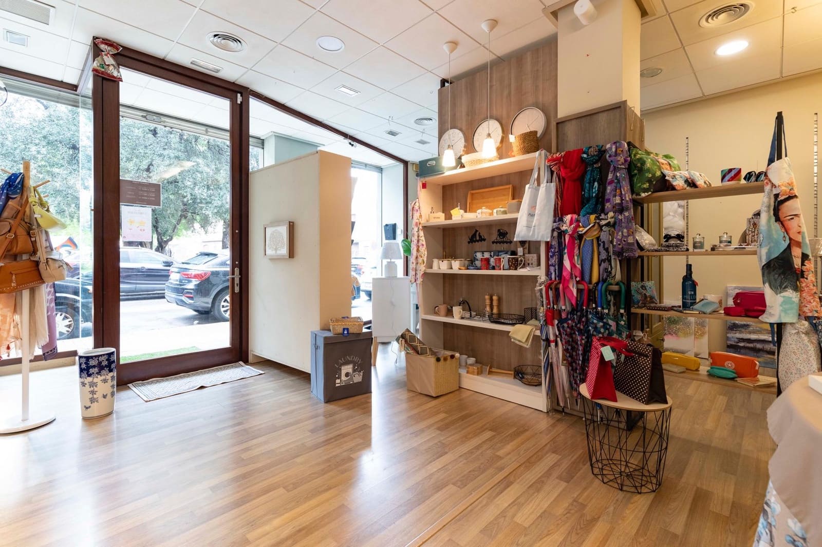 Erhverv til salg i Moncada - € 197.000 (Ref: 8268342)