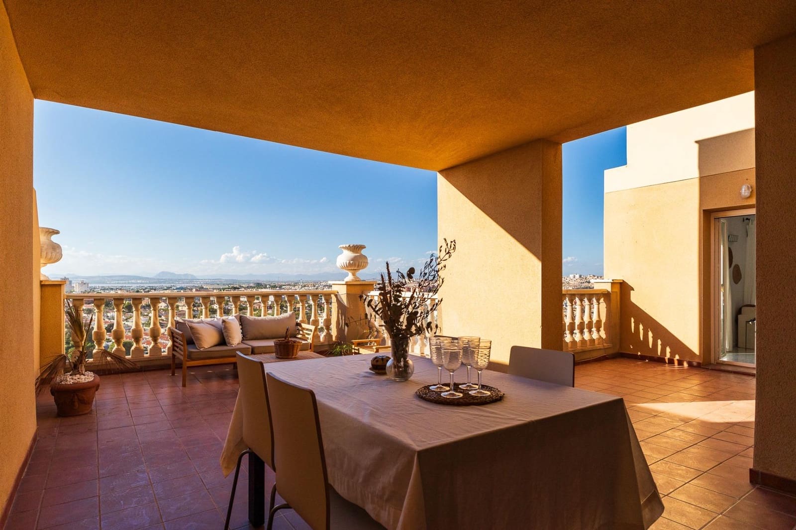 3 quarto Penthouse para venda em Torrevieja com piscina garagem - 480 000 € (Ref: 8591050)