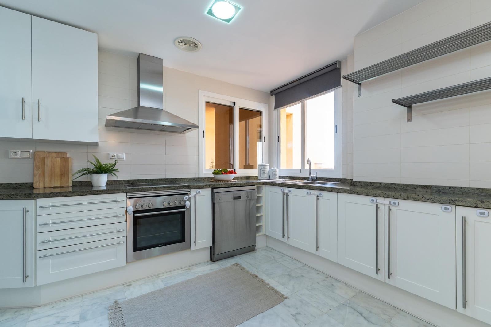 3 quarto Penthouse para venda em Torrevieja com piscina garagem - 480 000 € (Ref: 8591050)