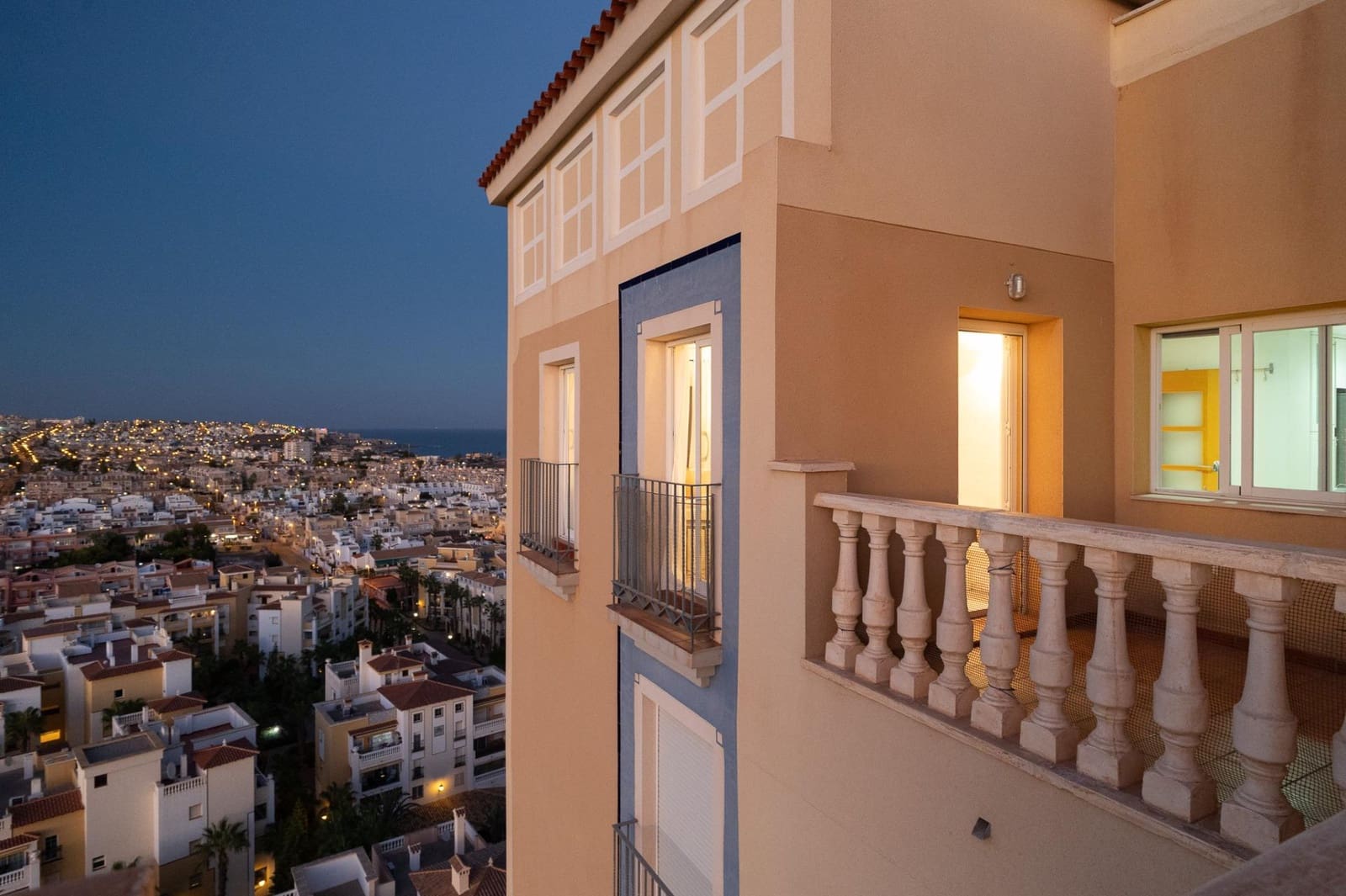 3 quarto Penthouse para venda em Torrevieja com piscina garagem - 480 000 € (Ref: 8591050)