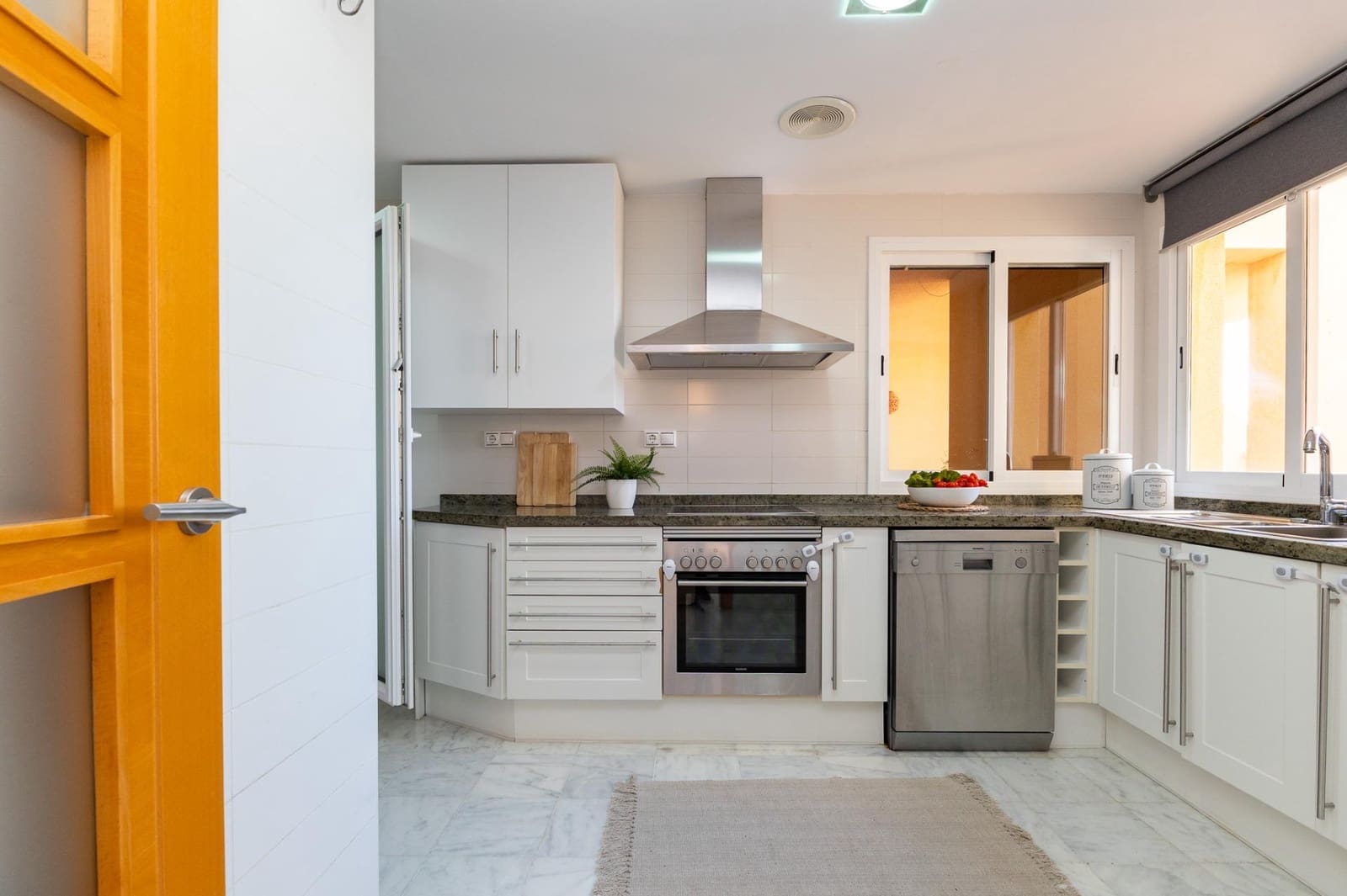 3 quarto Penthouse para venda em Torrevieja com piscina garagem - 480 000 € (Ref: 8591050)