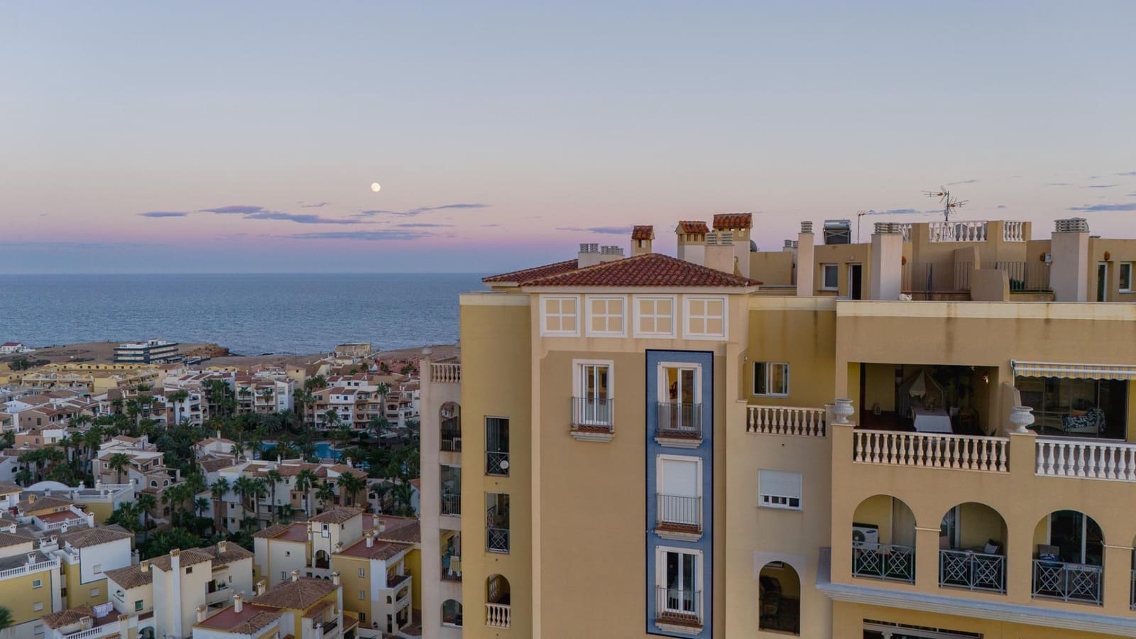 3 quarto Penthouse para venda em Torrevieja com piscina garagem - 480 000 € (Ref: 8591050)