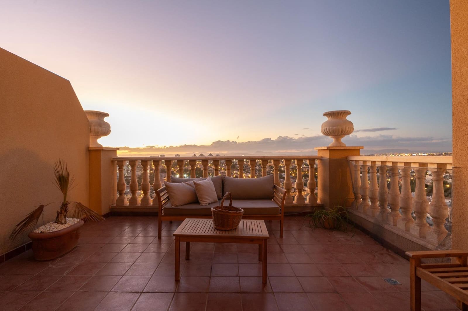 3 quarto Penthouse para venda em Torrevieja com piscina garagem - 480 000 € (Ref: 8591050)