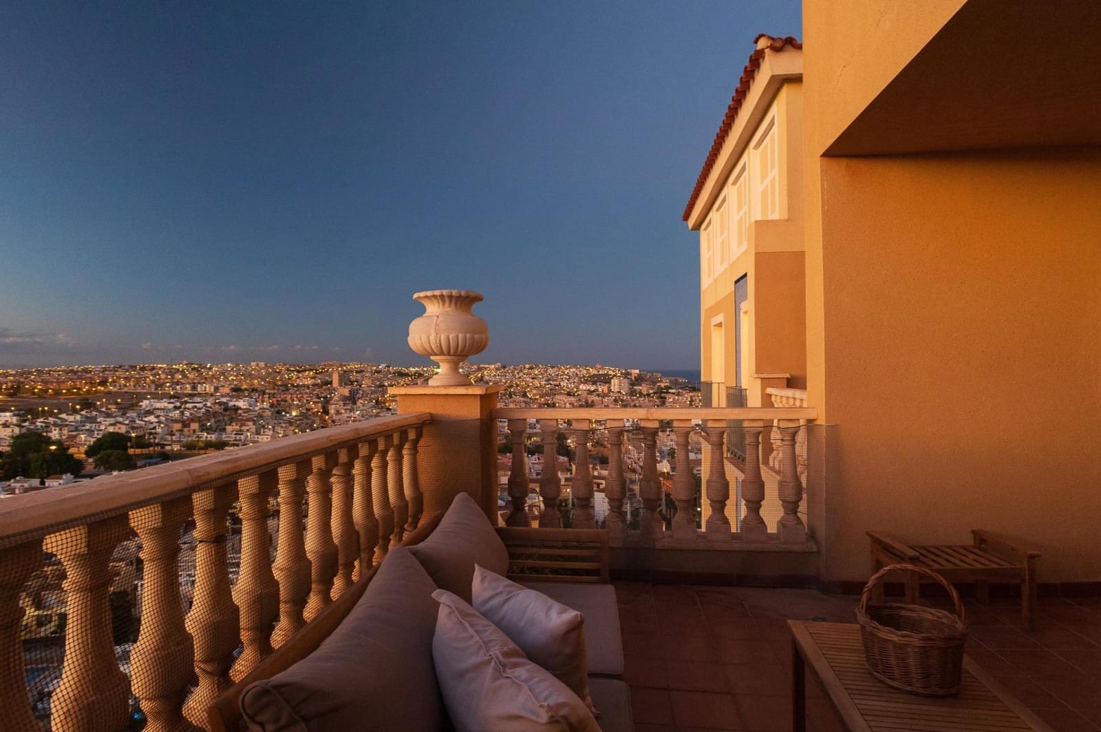 3 quarto Penthouse para venda em Torrevieja com piscina garagem - 480 000 € (Ref: 8591050)