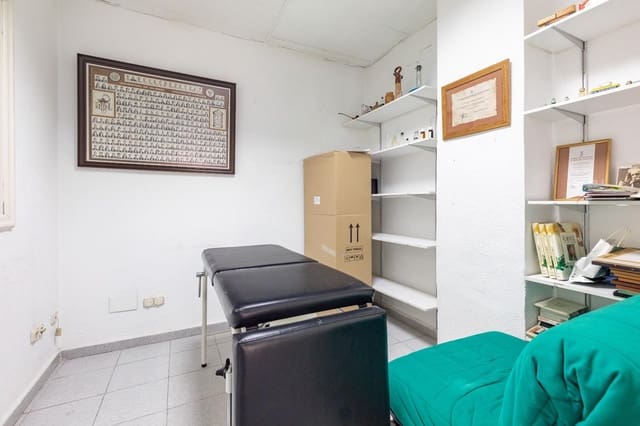 Commercieel te huur in La Petxina, Valencia stad - € 1.100 (Ref: 8778679)