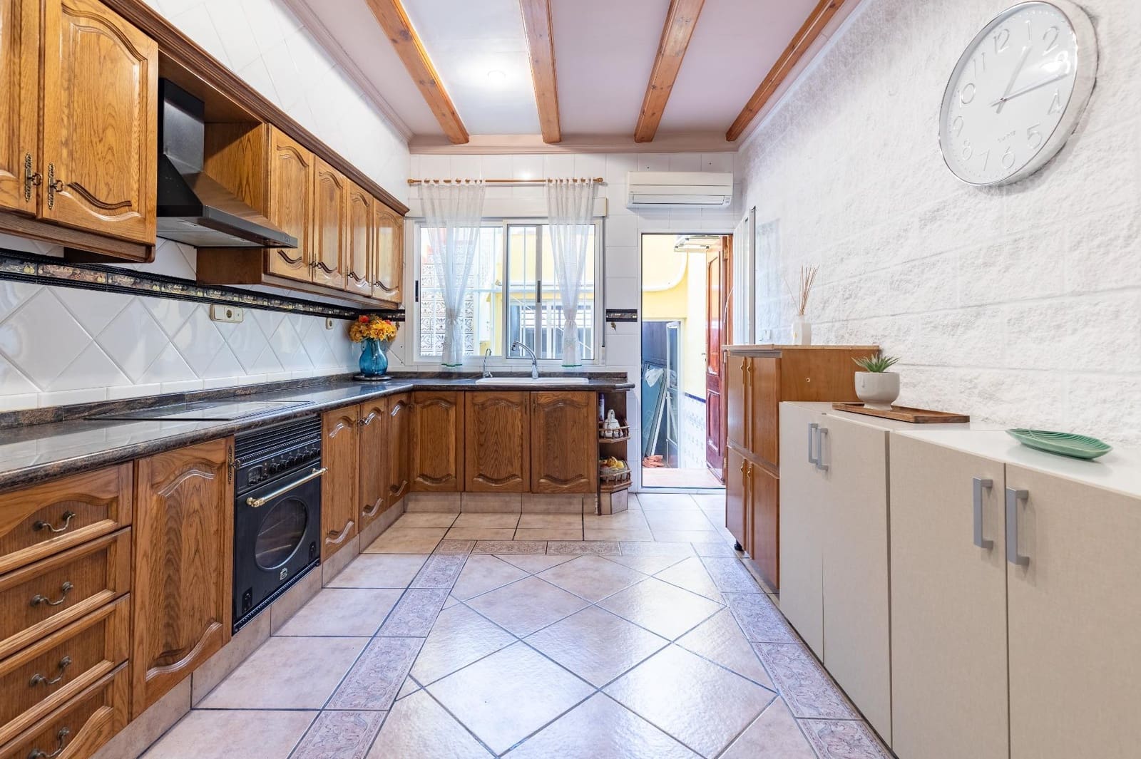 5 soveværelse Rækkehus til salg i Beniganim med garage - € 249.000 (Ref: 8792529)