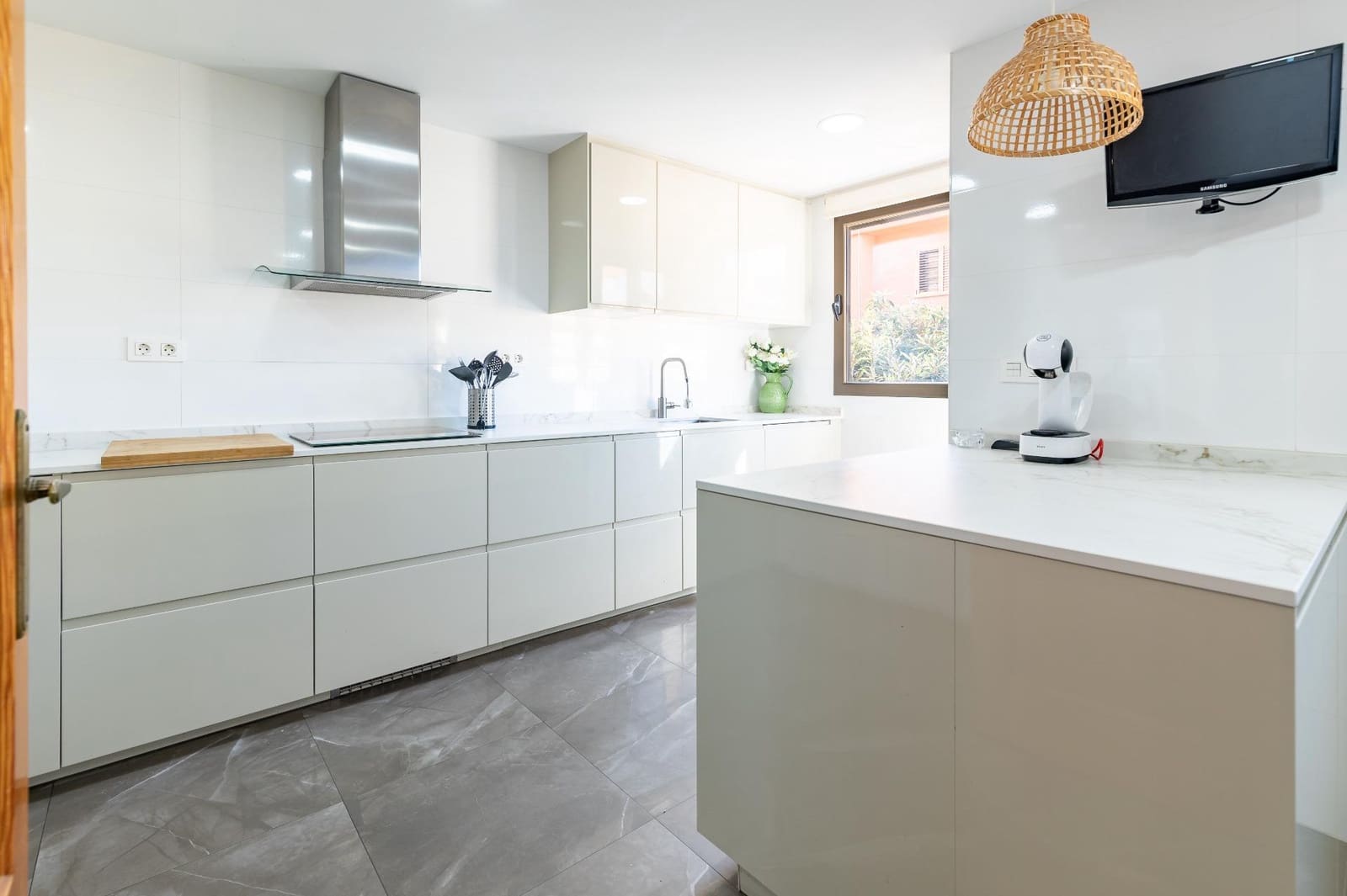 5 soveværelse Rækkehus til salg i Paterna med swimmingpool garage - € 450.000 (Ref: 8792530)