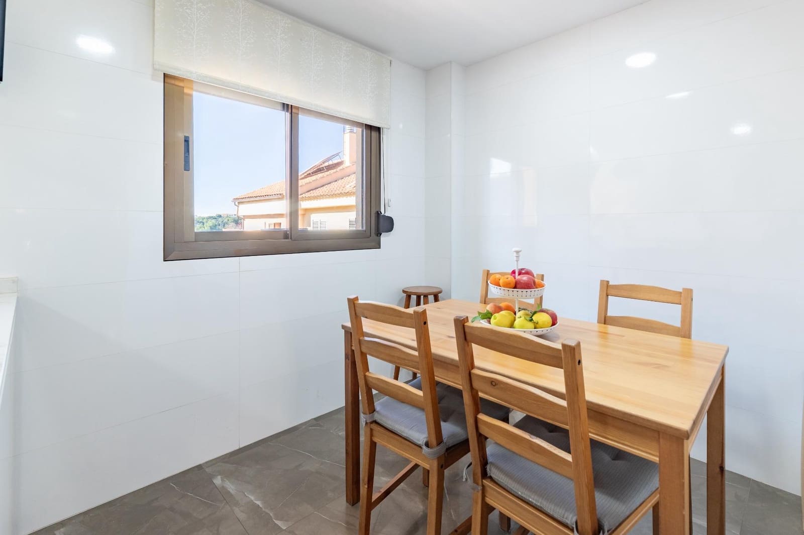 5 soveværelse Rækkehus til salg i Paterna med swimmingpool garage - € 450.000 (Ref: 8792530)