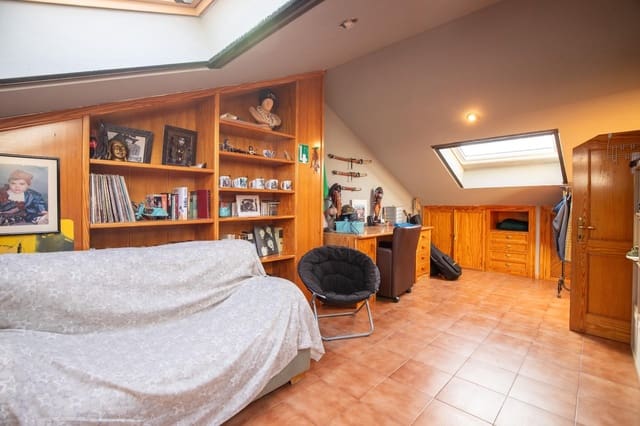 5 Zimmer Reihenhaus zu verkaufen in Valterna, Paterna mit Pool Garage - 450.000 € (Ref: 8792530)