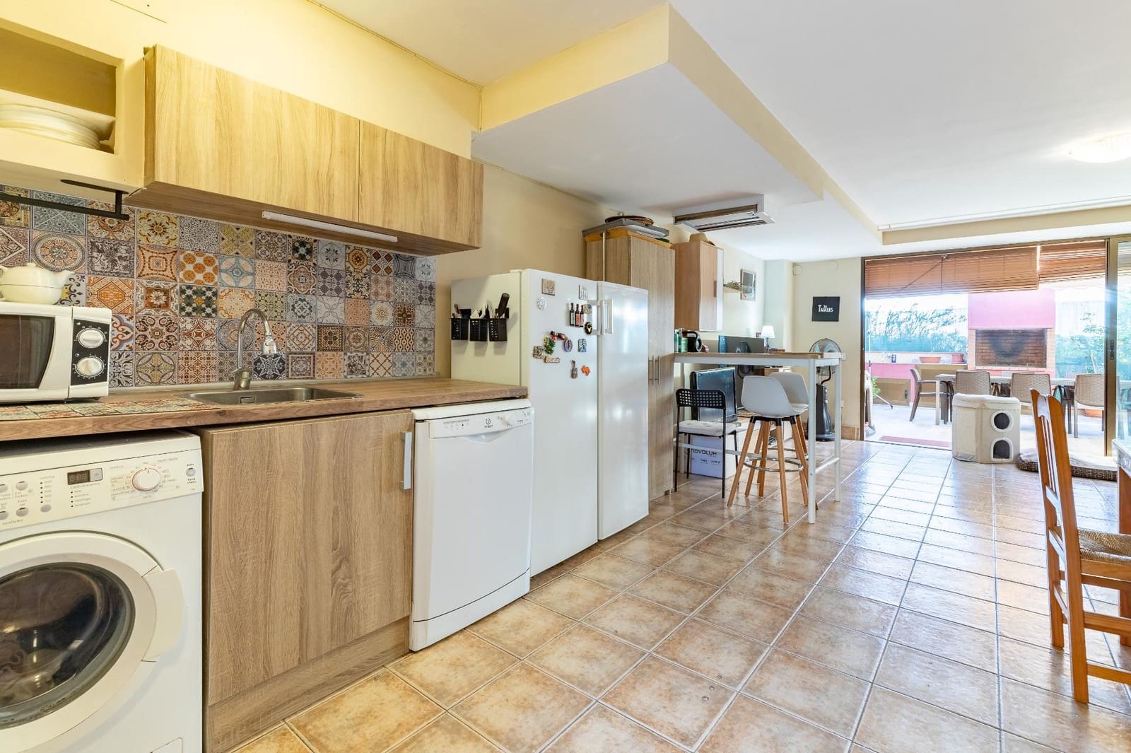 5 soveværelse Rækkehus til salg i Paterna med swimmingpool garage - € 450.000 (Ref: 8792530)