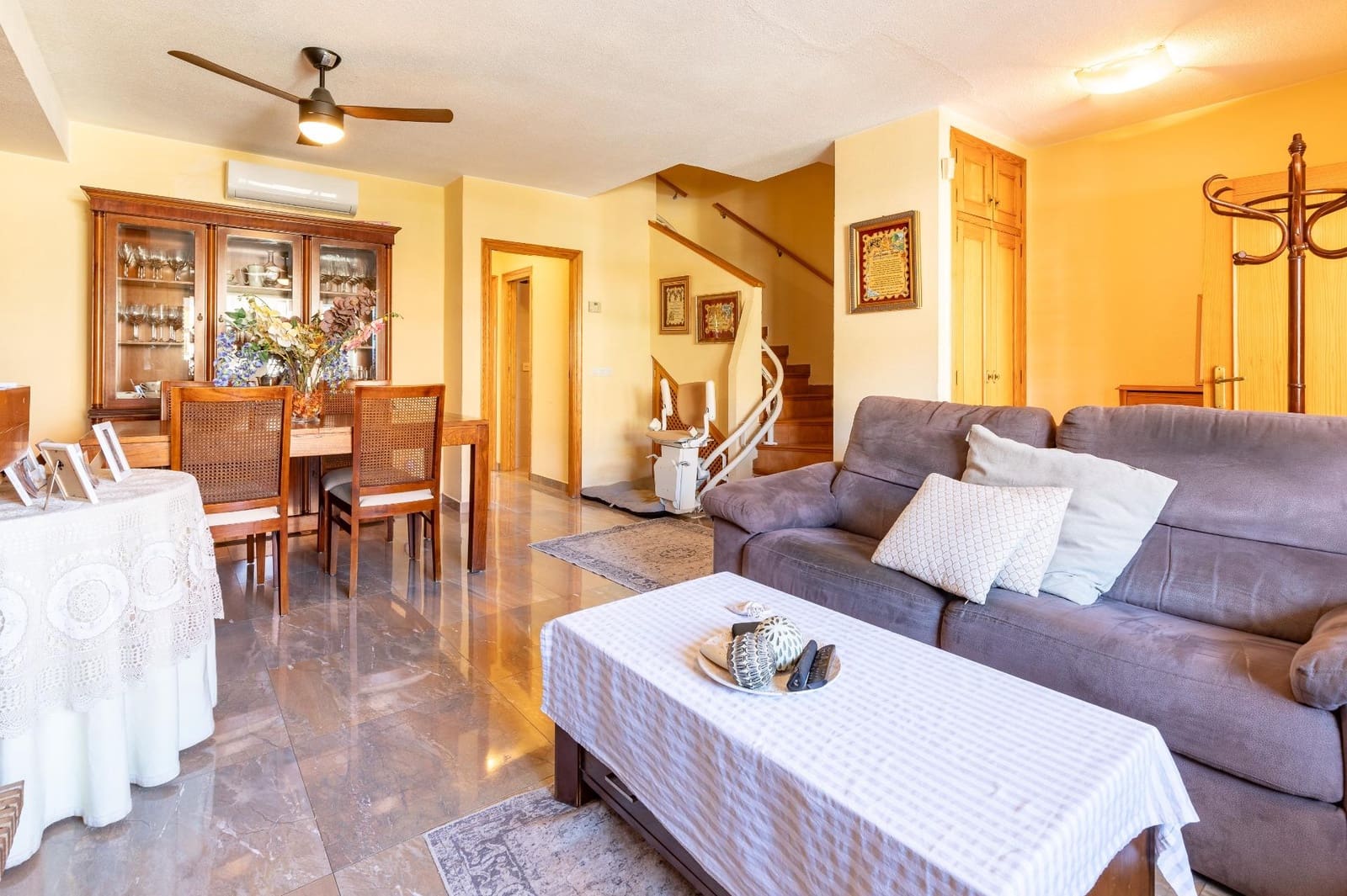 5 soveværelse Rækkehus til salg i Paterna med swimmingpool garage - € 450.000 (Ref: 8792530)