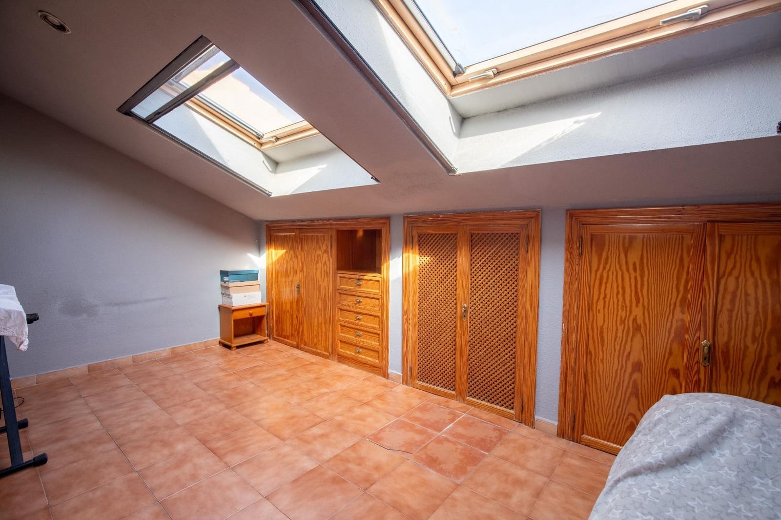 5 soveværelse Rækkehus til salg i Paterna med swimmingpool garage - € 450.000 (Ref: 8792530)