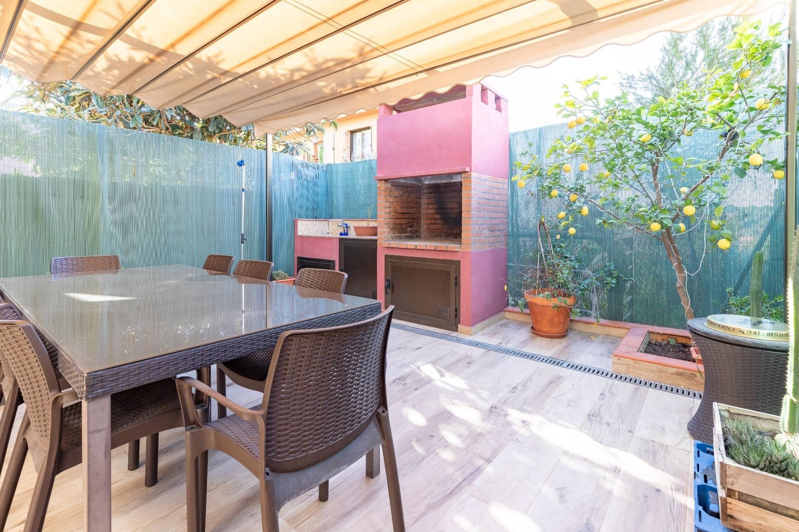 5 soveværelse Rækkehus til salg i Paterna med swimmingpool garage - € 450.000 (Ref: 8792530)