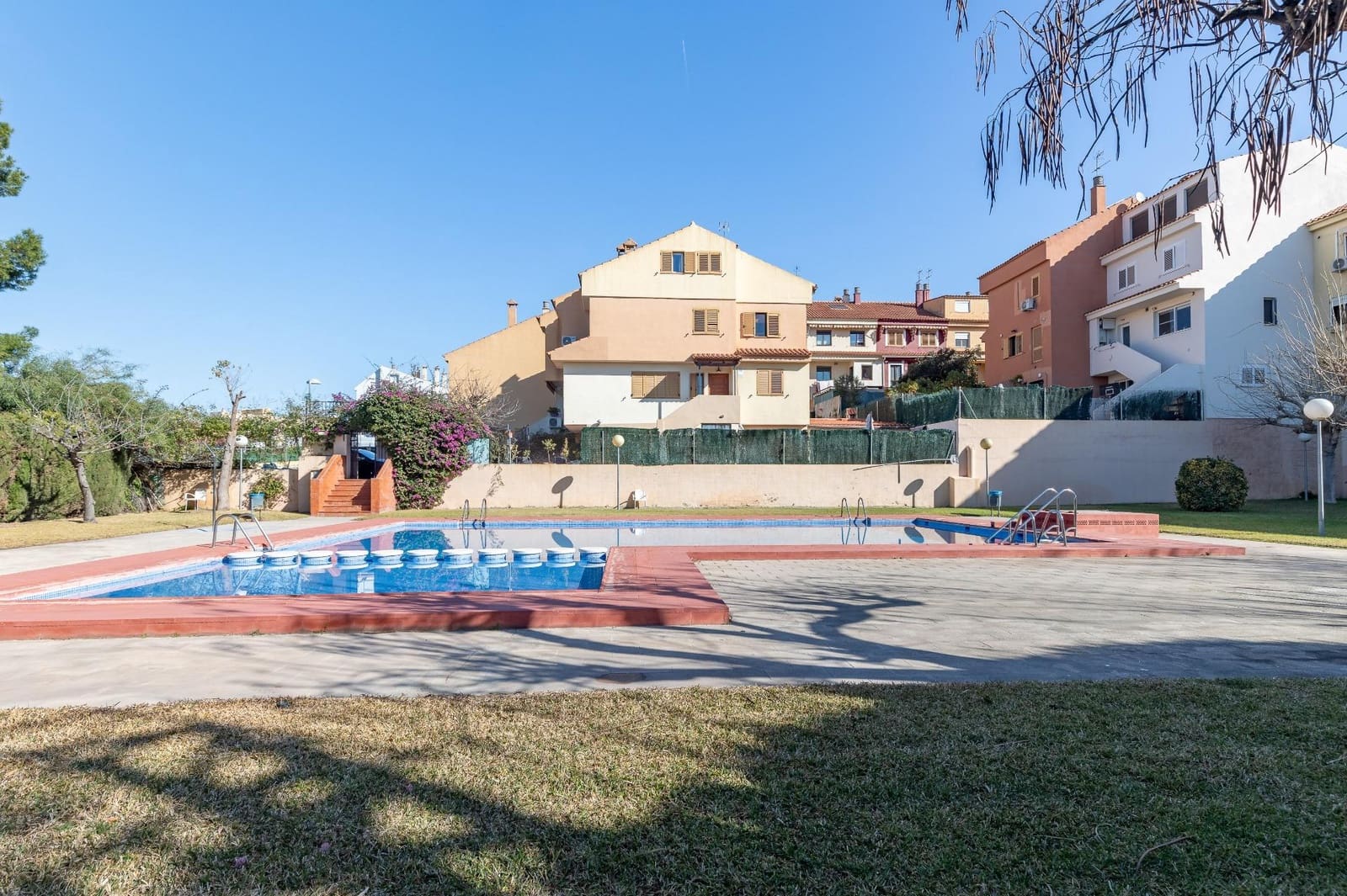 5 soveværelse Rækkehus til salg i Paterna med swimmingpool garage - € 450.000 (Ref: 8792530)