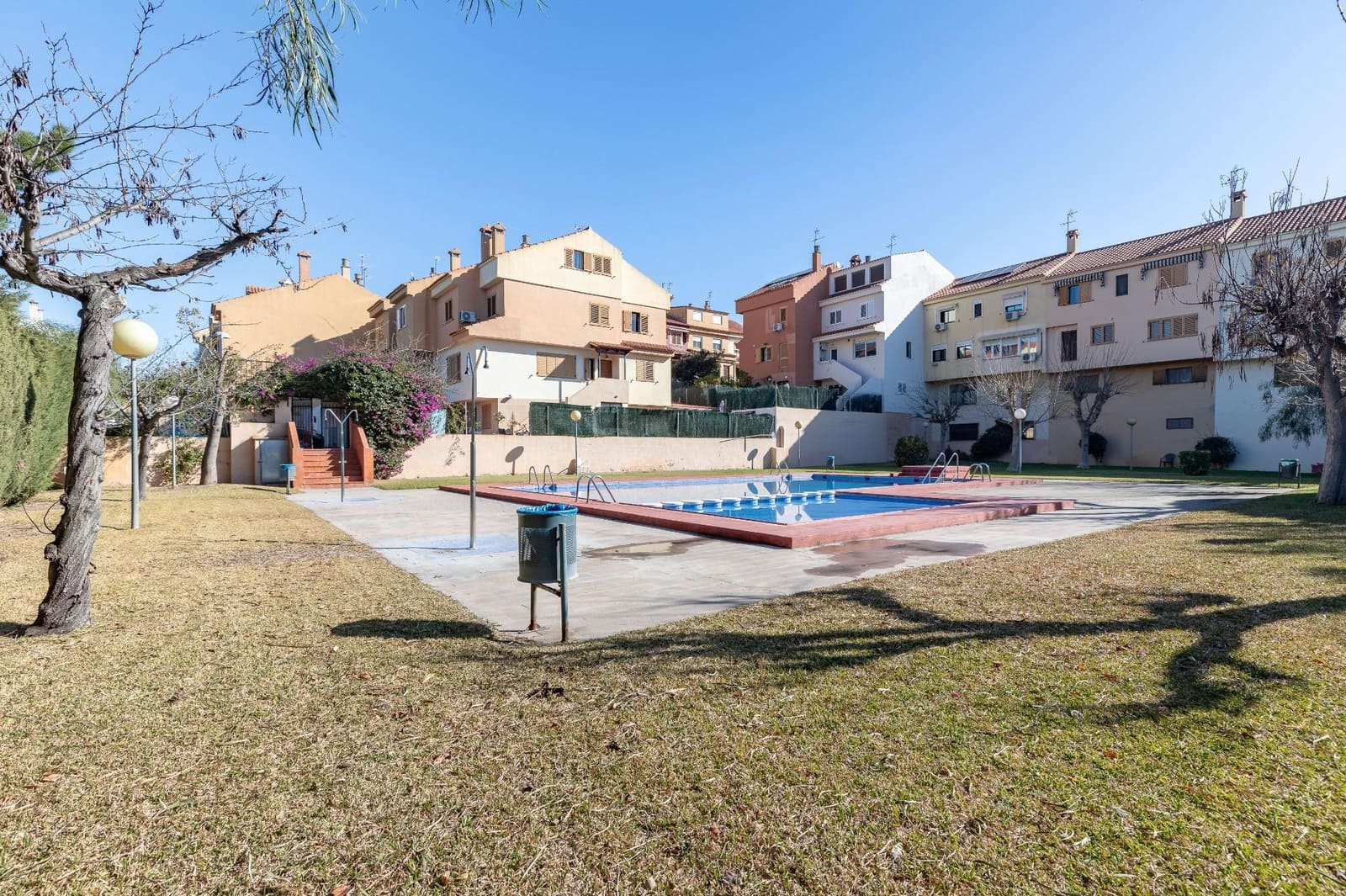 5 soveværelse Rækkehus til salg i Paterna med swimmingpool garage - € 450.000 (Ref: 8792530)