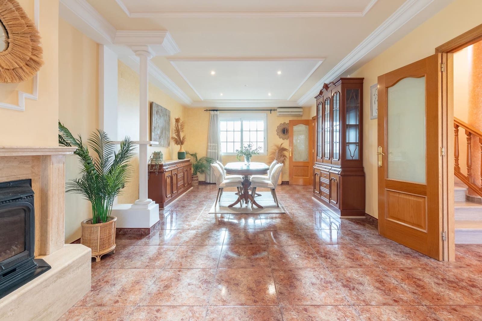 5 soveværelse Rækkehus til salg i Canals med garage - € 360.000 (Ref: 8827709)