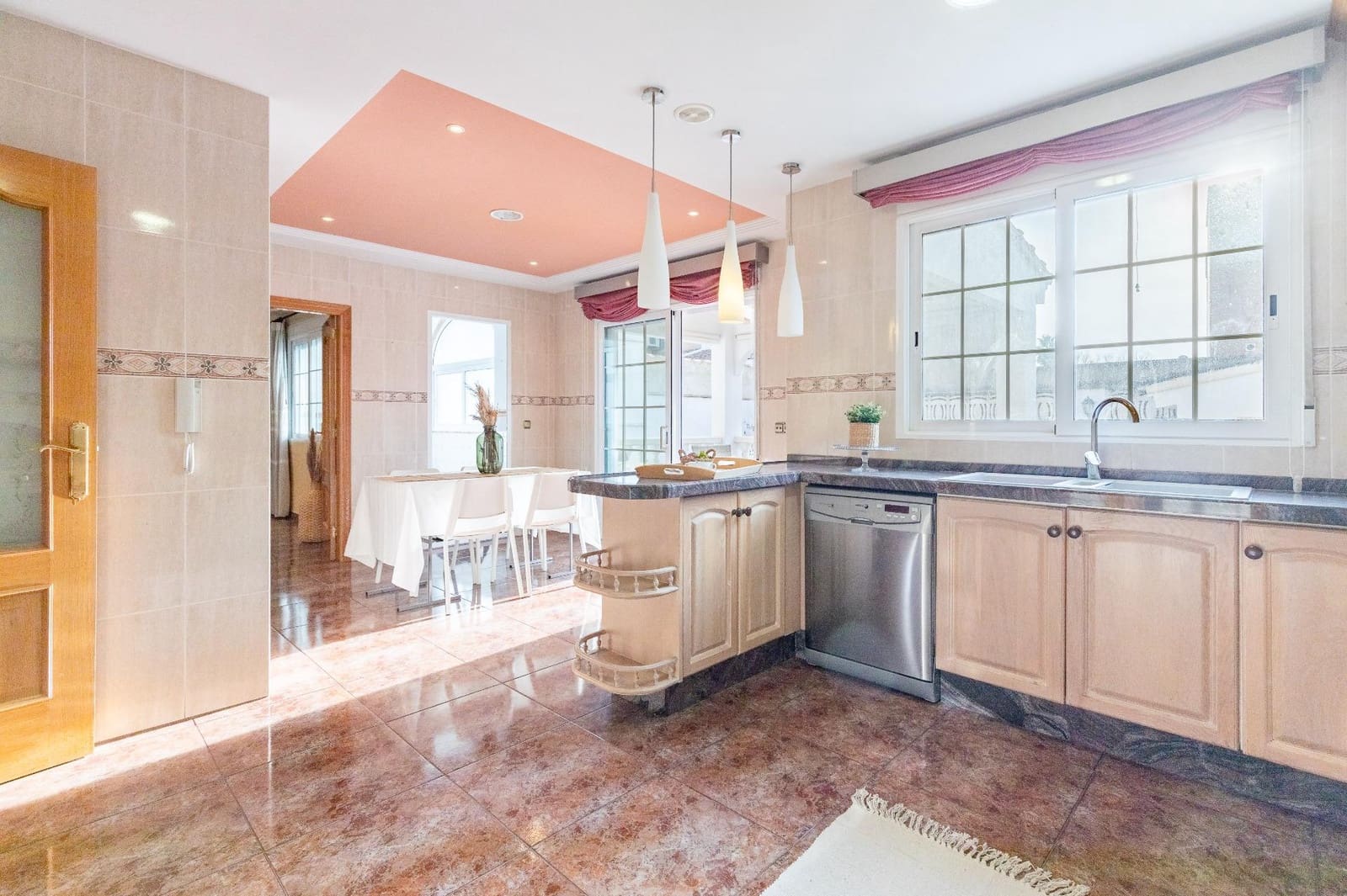 5 soveværelse Rækkehus til salg i Canals med garage - € 360.000 (Ref: 8827709)