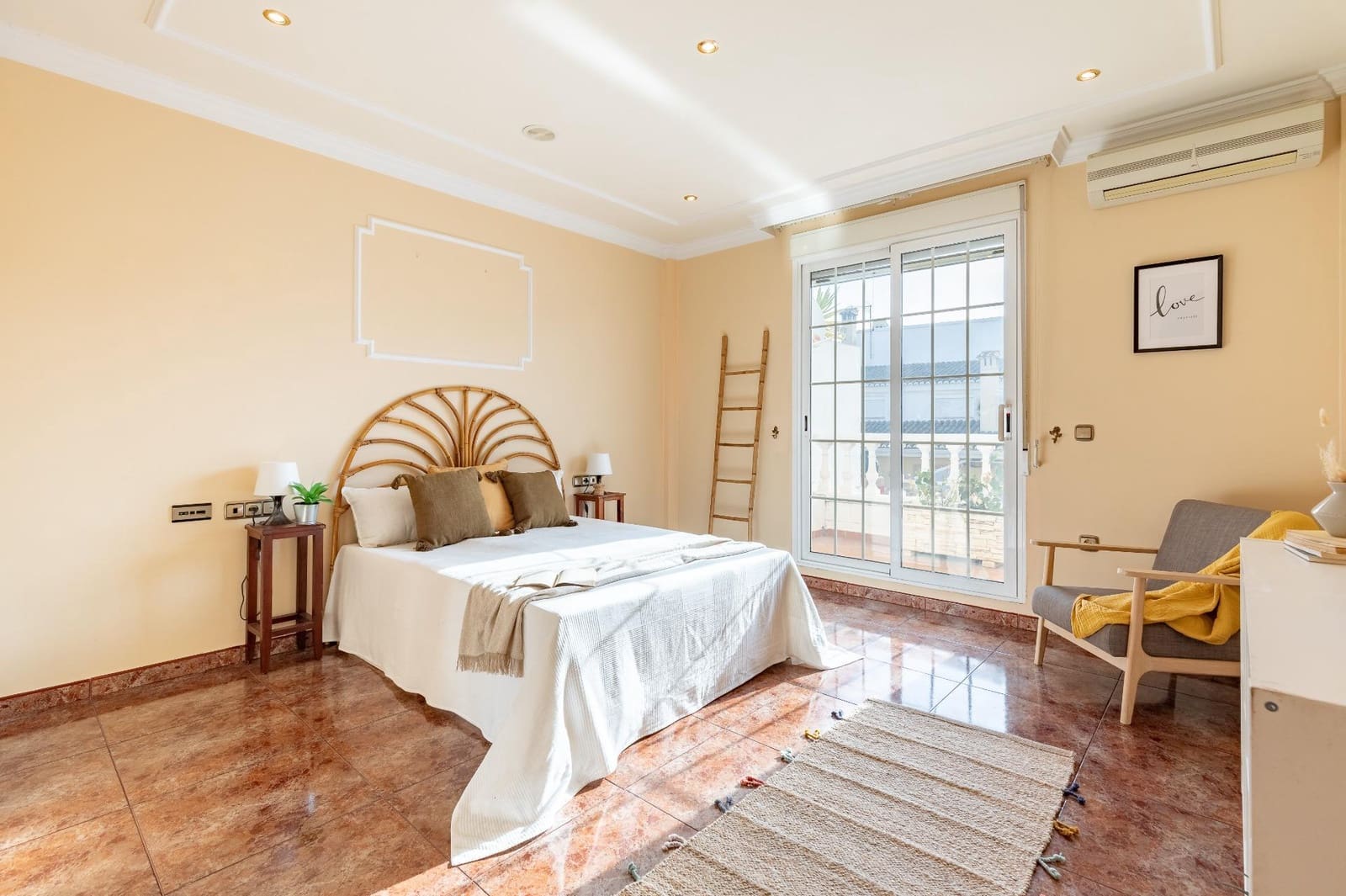 5 soveværelse Rækkehus til salg i Canals med garage - € 360.000 (Ref: 8827709)