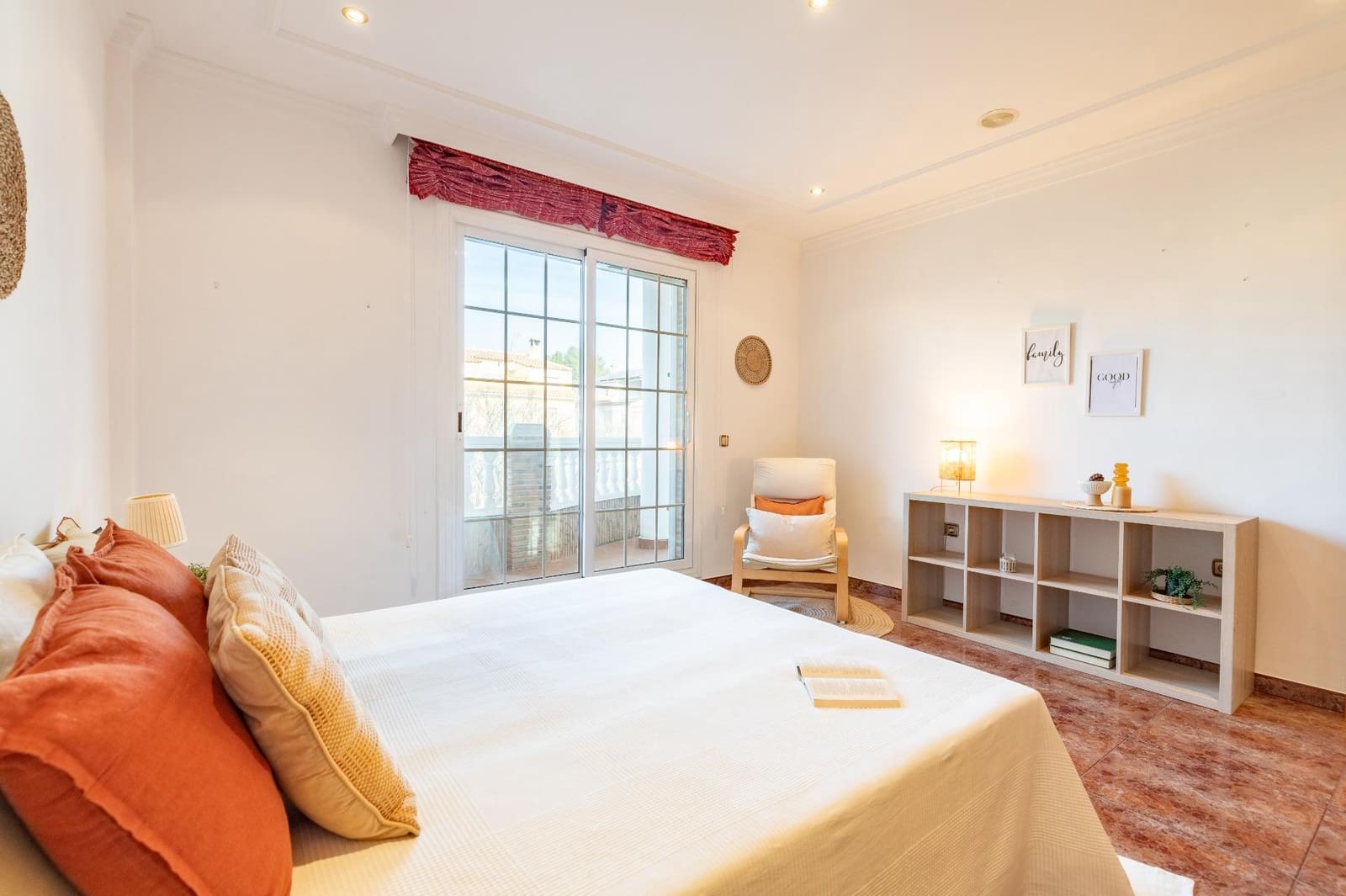 5 soveværelse Rækkehus til salg i Canals med garage - € 360.000 (Ref: 8827709)