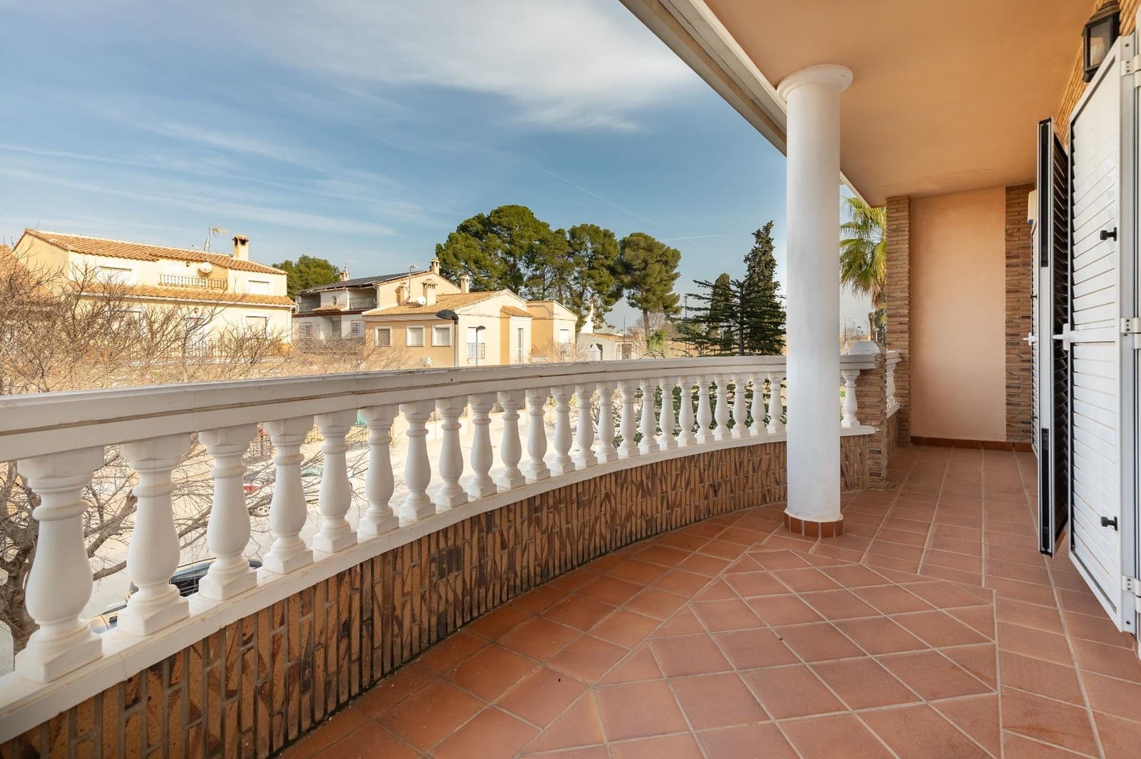 5 soveværelse Rækkehus til salg i Canals med garage - € 360.000 (Ref: 8827709)