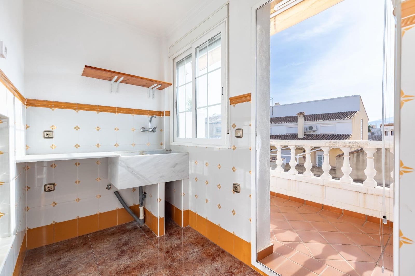 5 soveværelse Rækkehus til salg i Canals med garage - € 360.000 (Ref: 8827709)