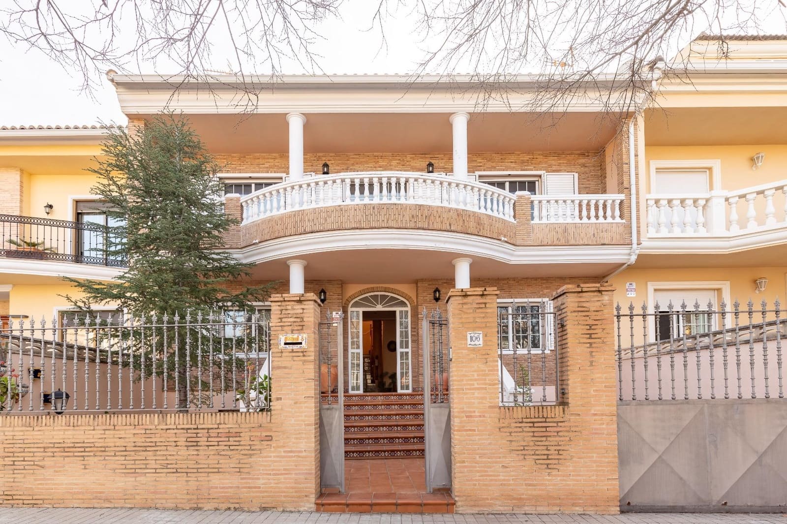 5 soveværelse Rækkehus til salg i Canals med garage - € 360.000 (Ref: 8827709)