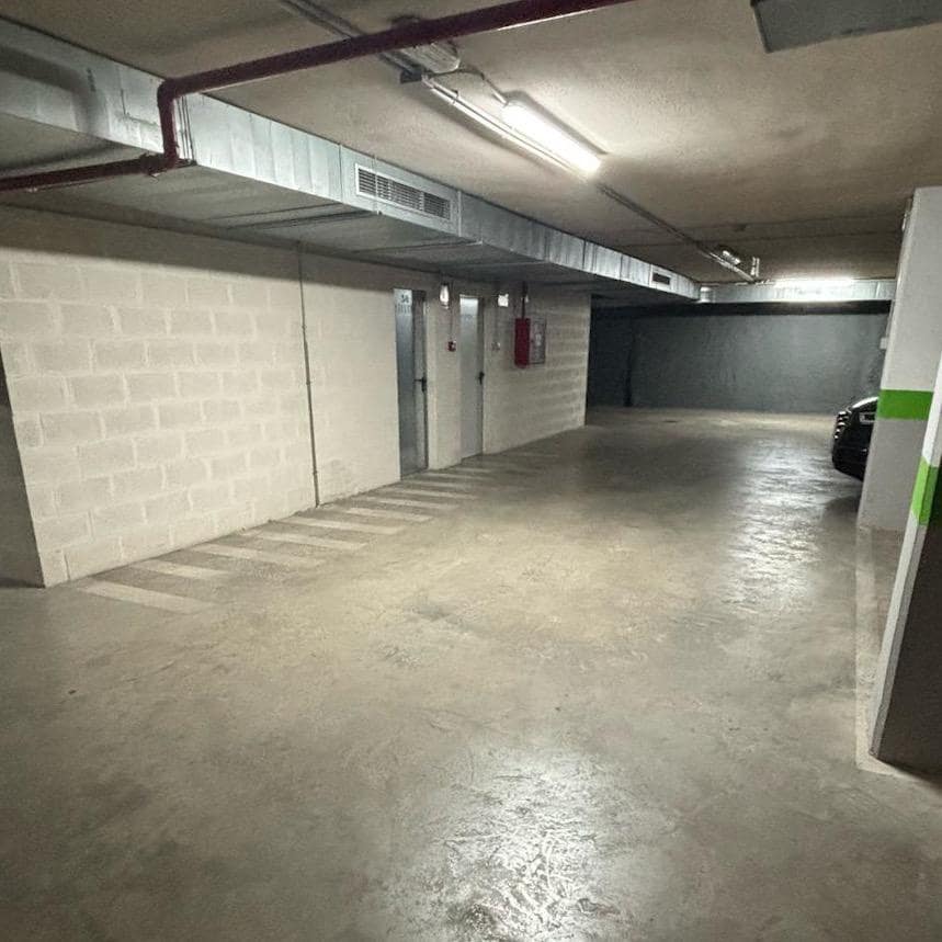 Garage til salg i Valencia by - € 18.000 (Ref: 8938867)