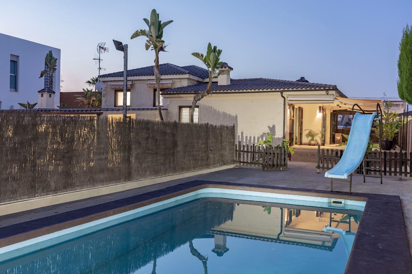 3 soveværelse Villa til salg i Chilches med swimmingpool garage - € 540.000 (Ref: 9095473)