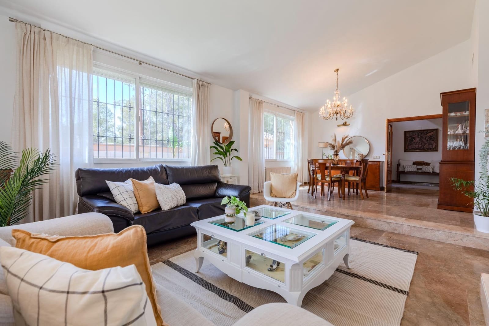 5 soverom Villa til salgs i L'Eliana med svømmebasseng garasje - € 1 100 000 (Ref: 9176600)