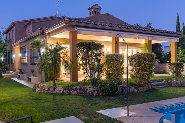 5 soverom Villa til salgs i L'Eliana med svømmebasseng garasje - € 1 100 000 (Ref: 9176600)