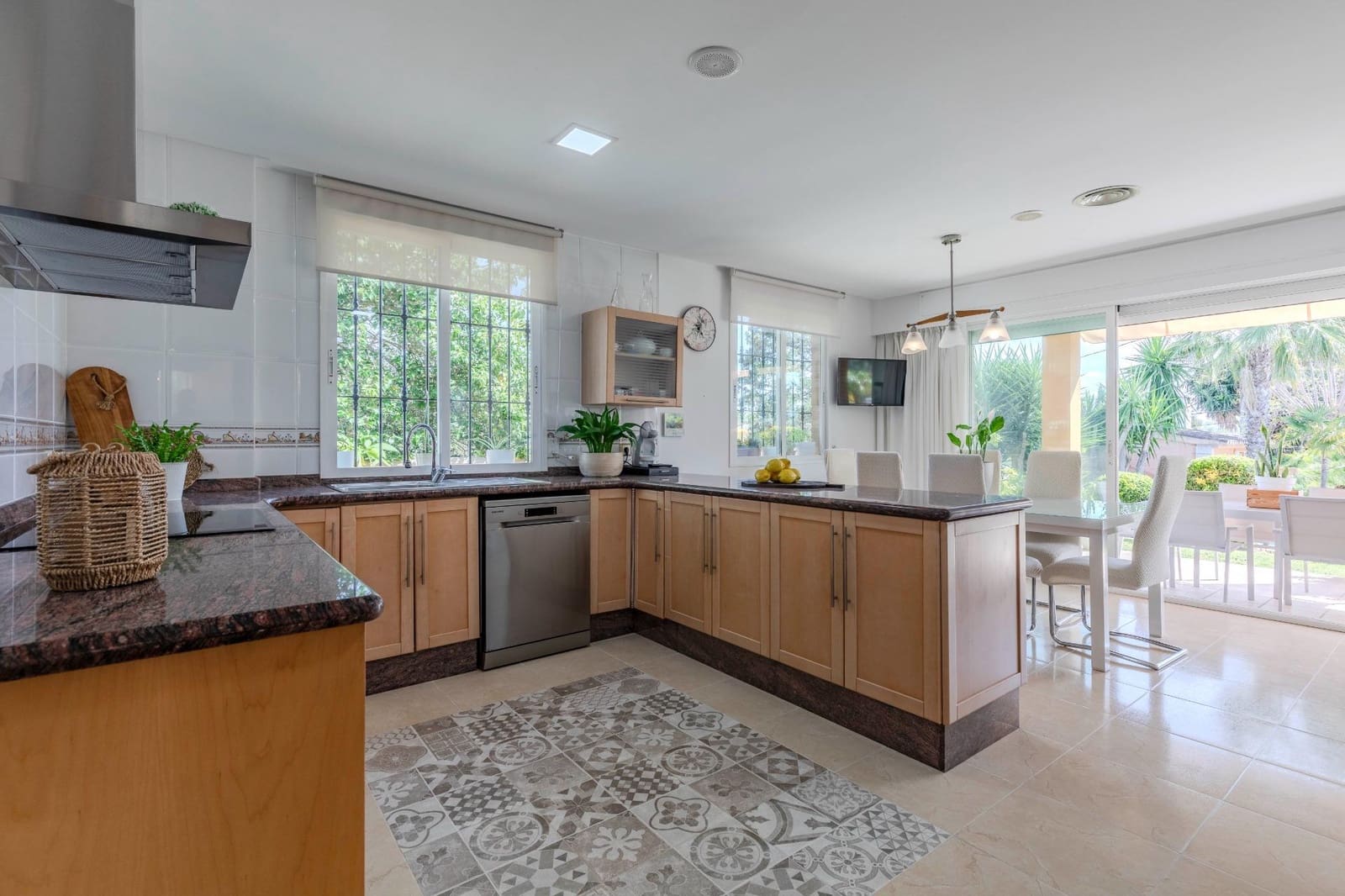 5 soverom Villa til salgs i L'Eliana med svømmebasseng garasje - € 1 100 000 (Ref: 9176600)