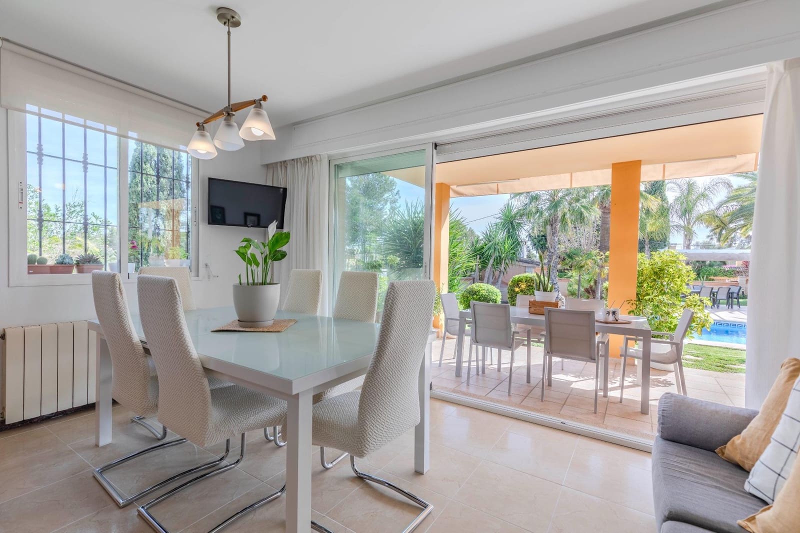 5 soverom Villa til salgs i L'Eliana med svømmebasseng garasje - € 1 100 000 (Ref: 9176600)