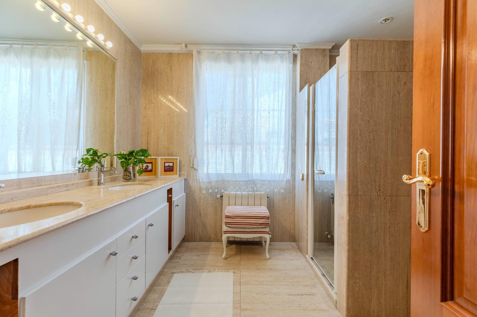 5 soverom Villa til salgs i L'Eliana med svømmebasseng garasje - € 1 100 000 (Ref: 9176600)