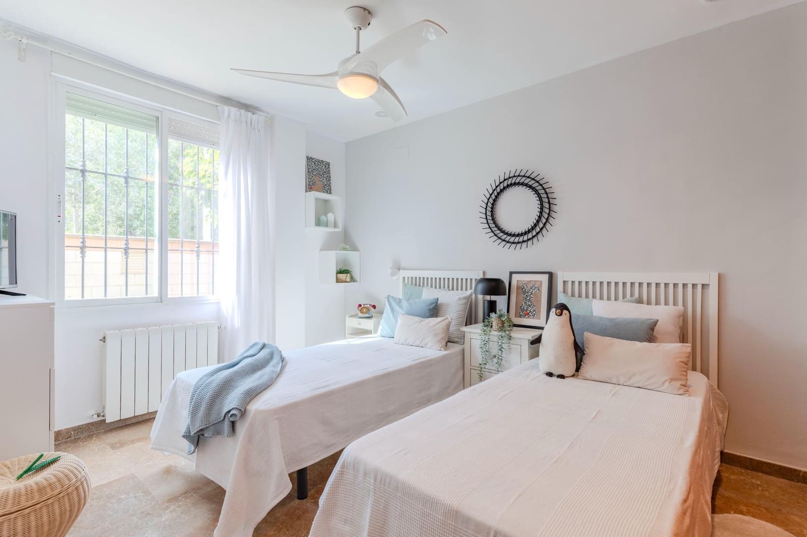 5 soverom Villa til salgs i L'Eliana med svømmebasseng garasje - € 1 100 000 (Ref: 9176600)