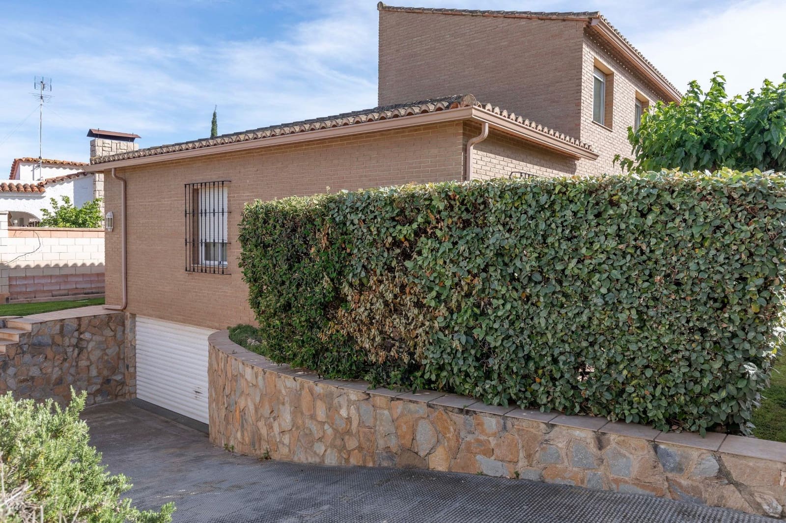 5 soverom Villa til salgs i L'Eliana med svømmebasseng garasje - € 1 100 000 (Ref: 9176600)