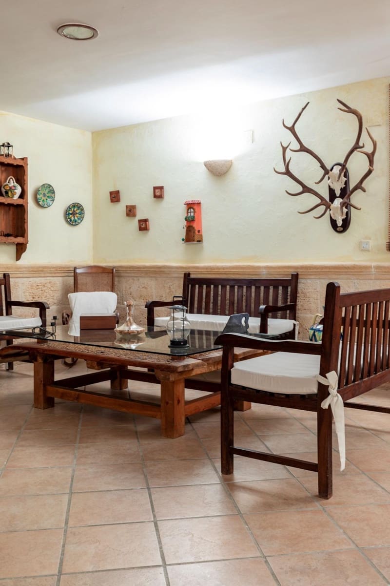 5 soverom Villa til salgs i L'Eliana med svømmebasseng garasje - € 1 100 000 (Ref: 9176600)