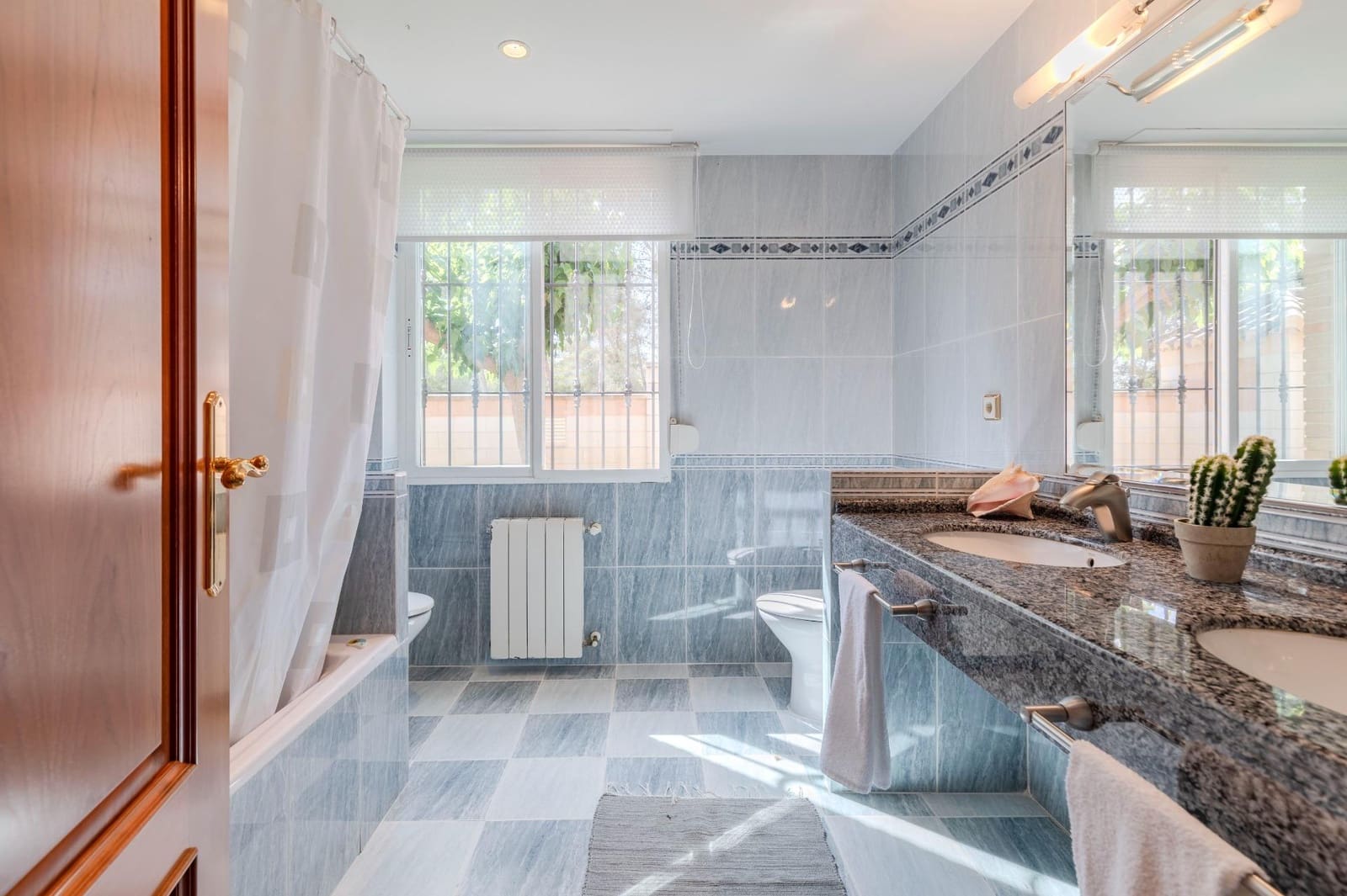 5 soverom Villa til salgs i L'Eliana med svømmebasseng garasje - € 1 100 000 (Ref: 9176600)