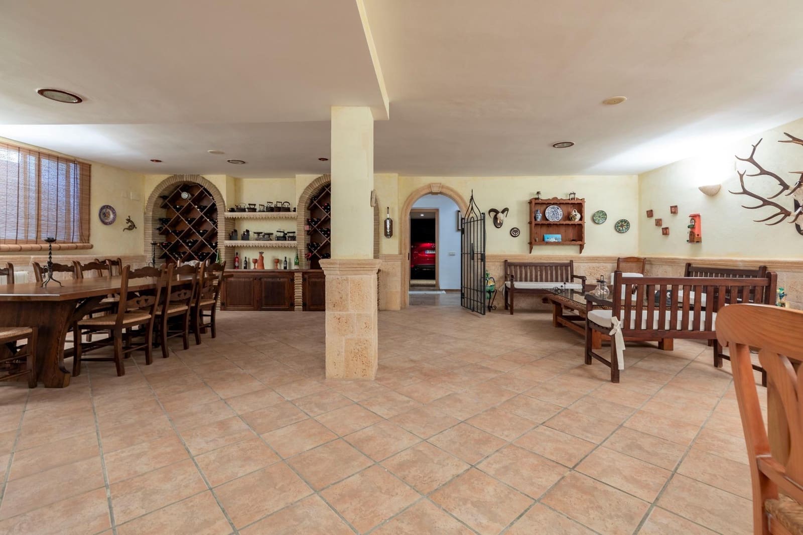 5 soverom Villa til salgs i L'Eliana med svømmebasseng garasje - € 1 100 000 (Ref: 9176600)