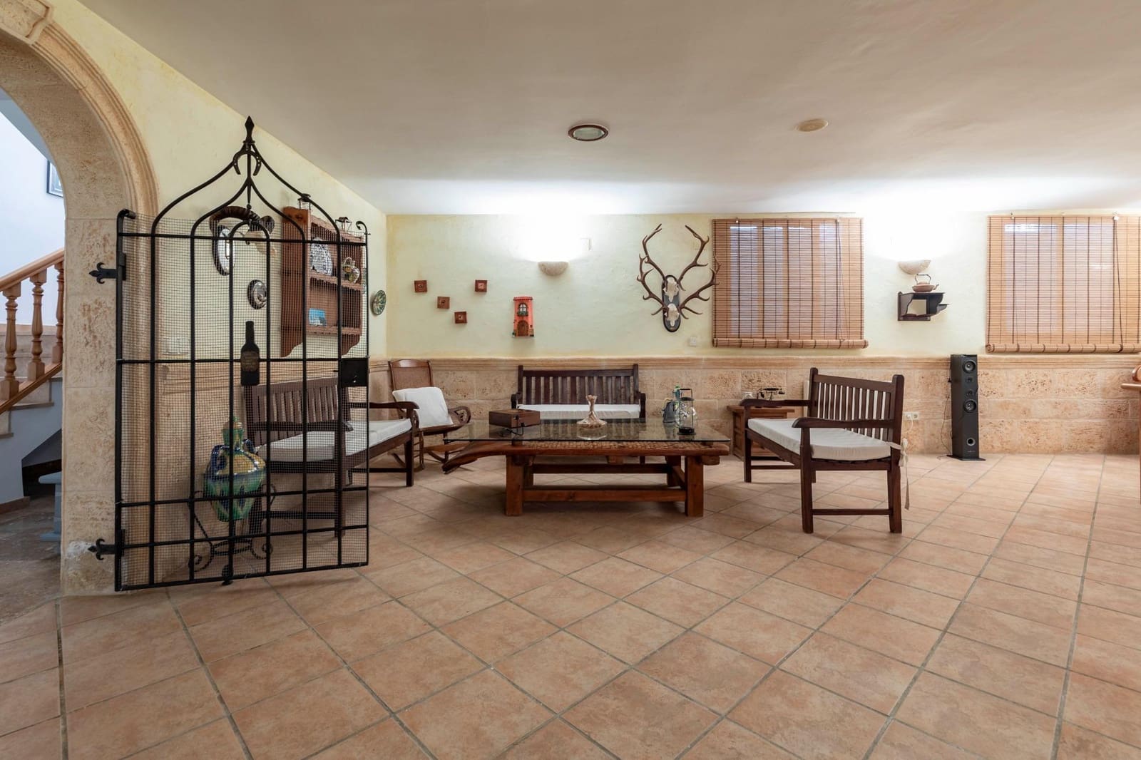 5 soverom Villa til salgs i L'Eliana med svømmebasseng garasje - € 1 100 000 (Ref: 9176600)