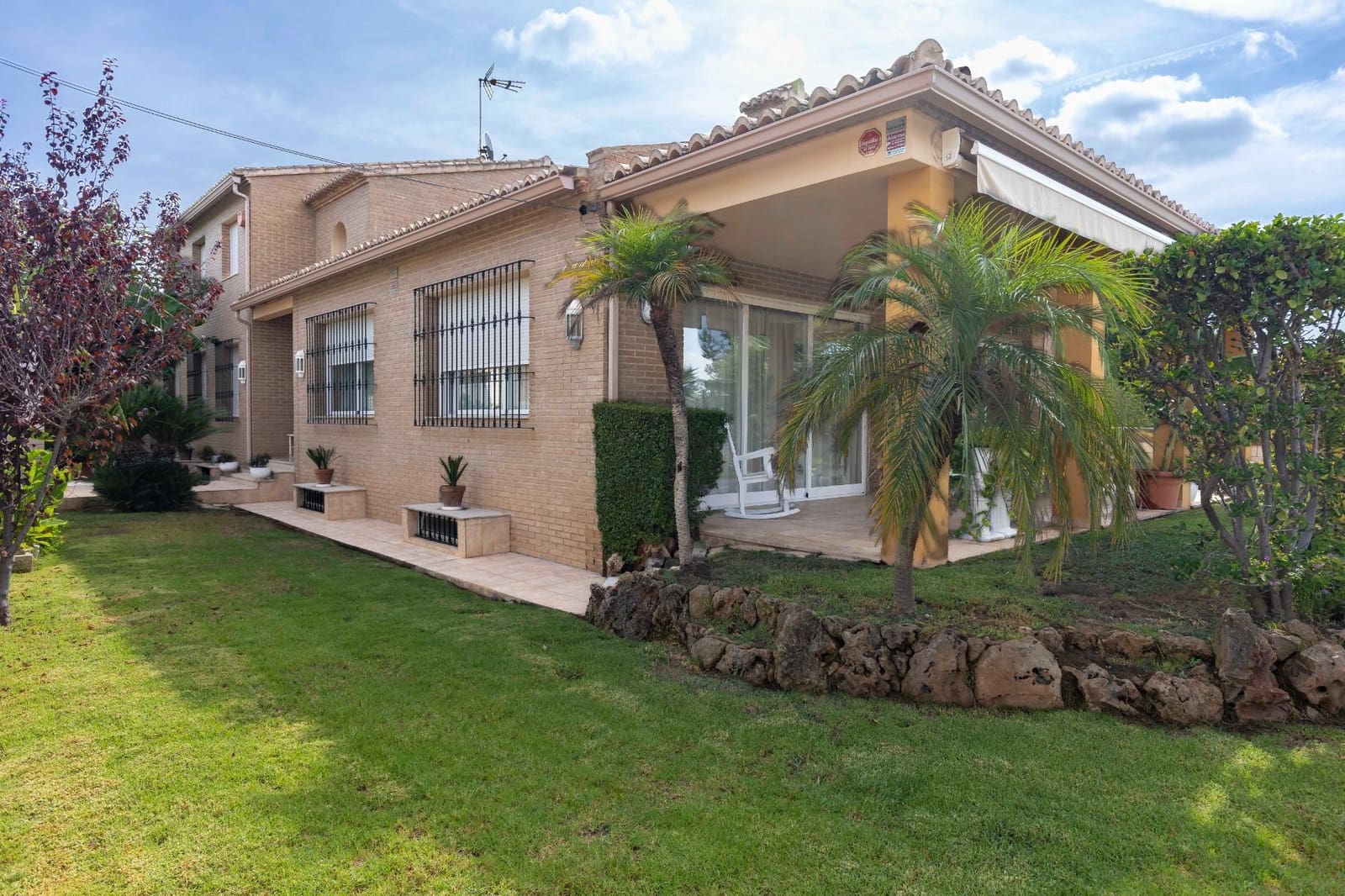 5 soverom Villa til salgs i L'Eliana med svømmebasseng garasje - € 1 100 000 (Ref: 9176600)