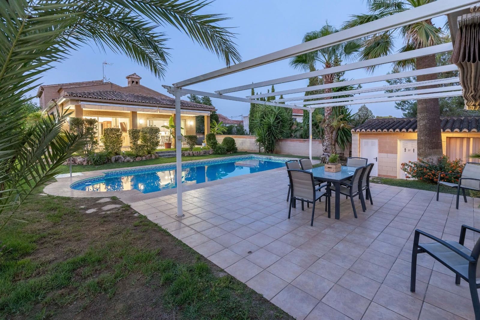 5 soverom Villa til salgs i L'Eliana med svømmebasseng garasje - € 1 100 000 (Ref: 9176600)