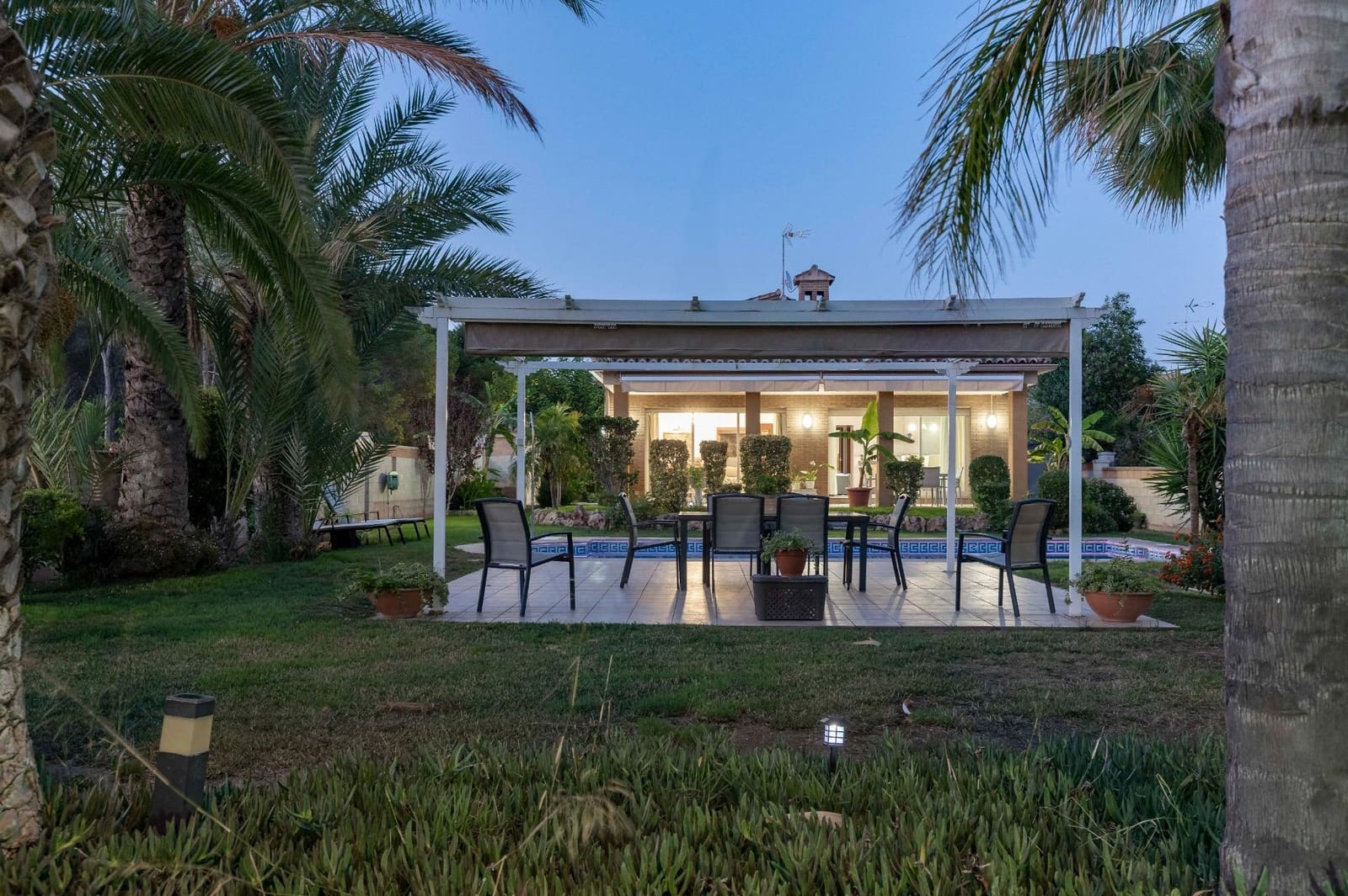 5 soverom Villa til salgs i L'Eliana med svømmebasseng garasje - € 1 100 000 (Ref: 9176600)