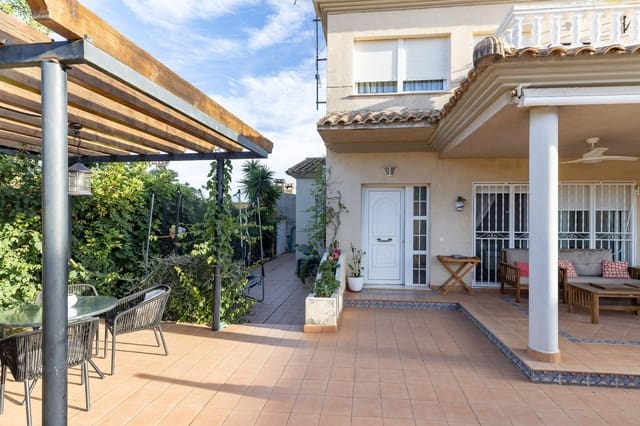 3 slaapkamer Villa te koop in Benicàssim met garage - € 595.000 (Ref: 9264381)