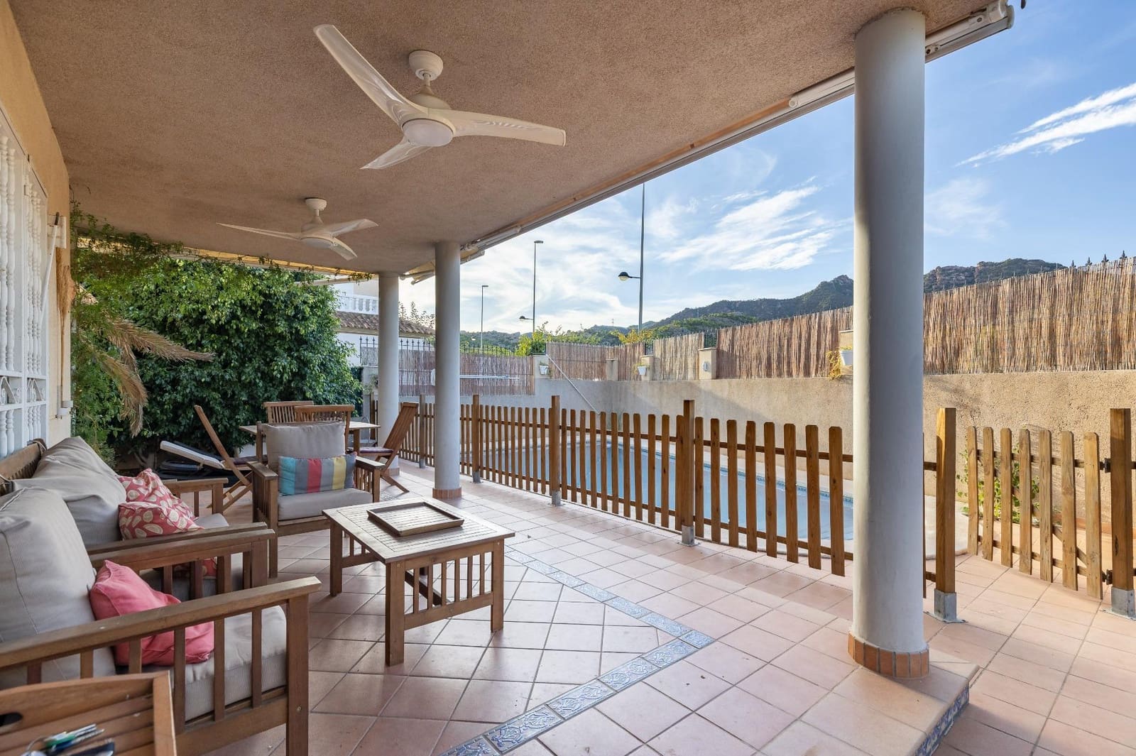 3 soveværelse Villa til salg i Benicassim med garage - € 595.000 (Ref: 9264381)