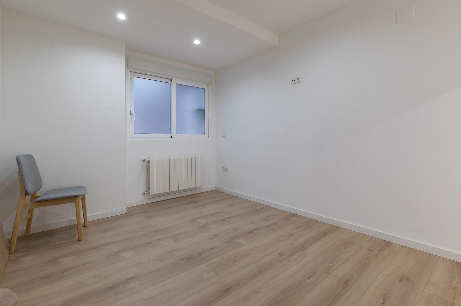 3 makuuhuone Asunto vuokrattavana paikassa Valencia kaupunki - 2 400 € (Ref: 9285135)