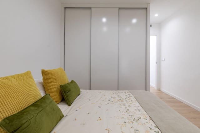 Appartement de 3 chambres à louer à El Pla del Remei, Valence ville - 2 400 € (Ref: 9285135)