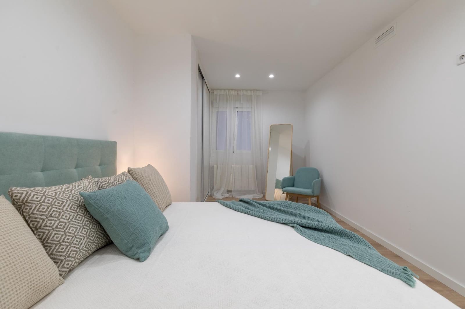 3 makuuhuone Asunto vuokrattavana paikassa Valencia kaupunki - 2 400 € (Ref: 9285135)