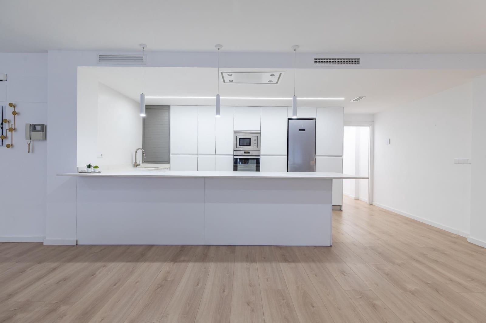 3 makuuhuone Asunto vuokrattavana paikassa Valencia kaupunki - 2 400 € (Ref: 9285135)